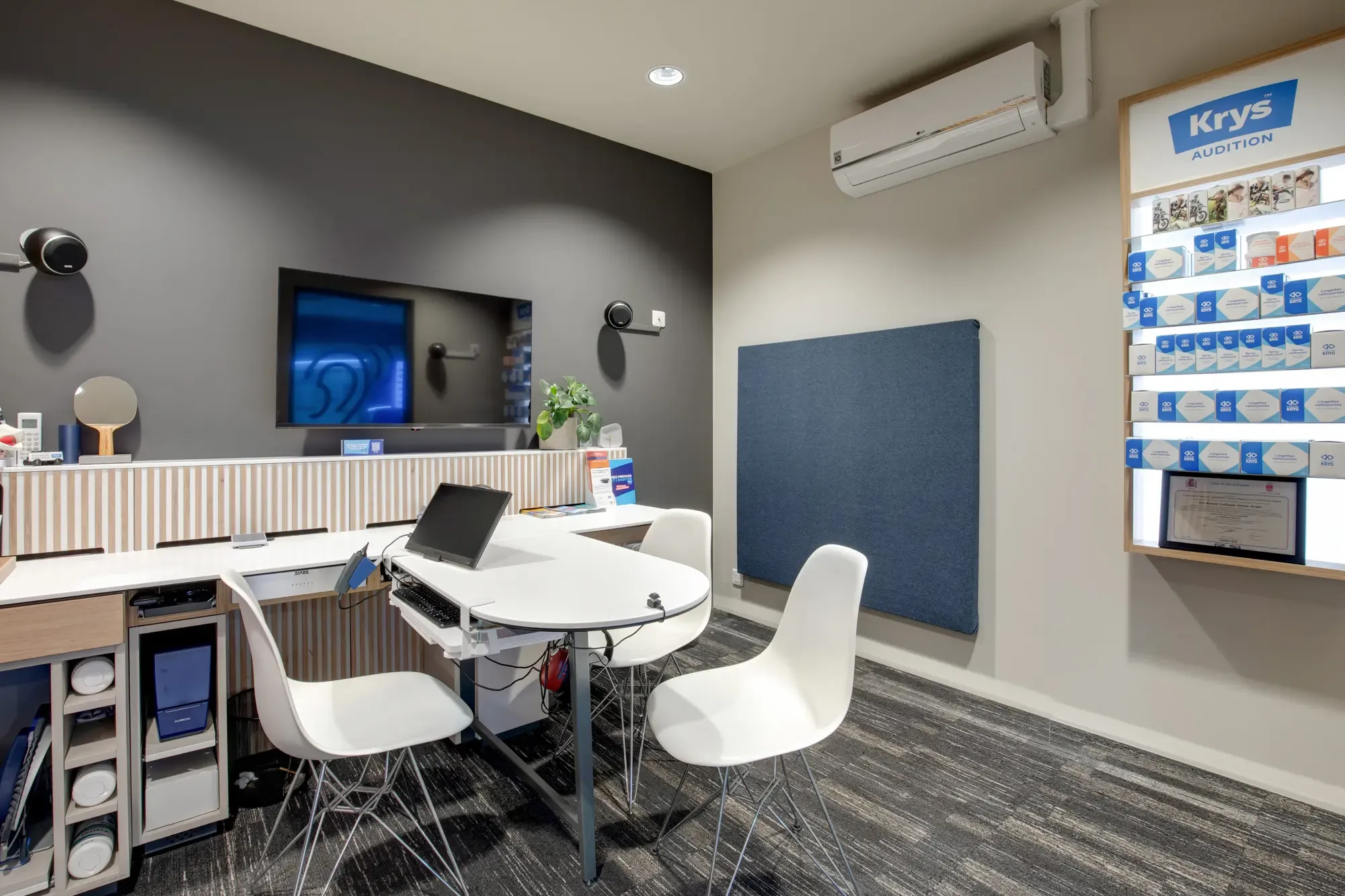 Cabine audiométrique du centre auditif Krys Audition à Montivilliers
