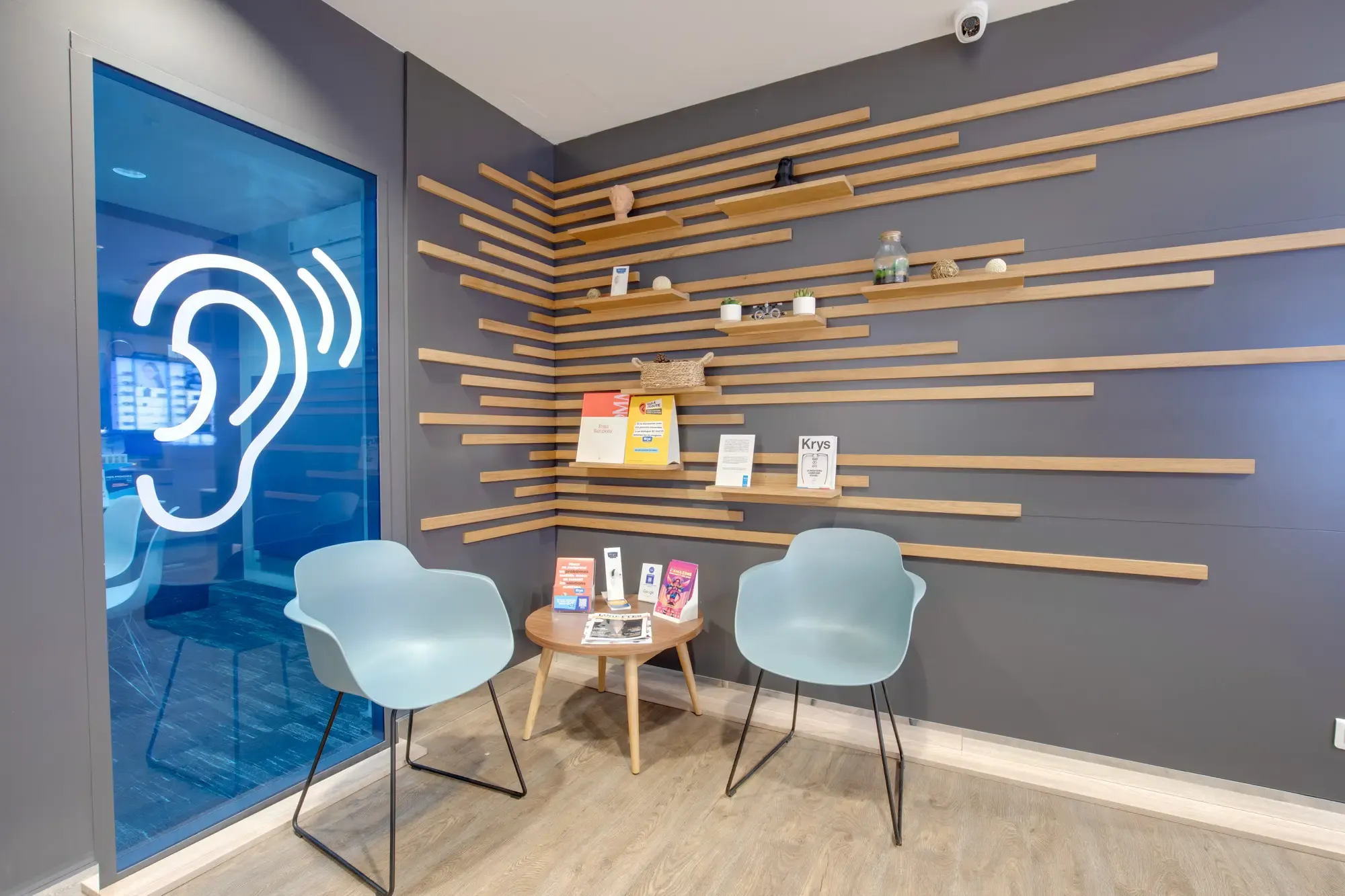 Salle d'attente du centre auditif Krys Audition à Montivilliers